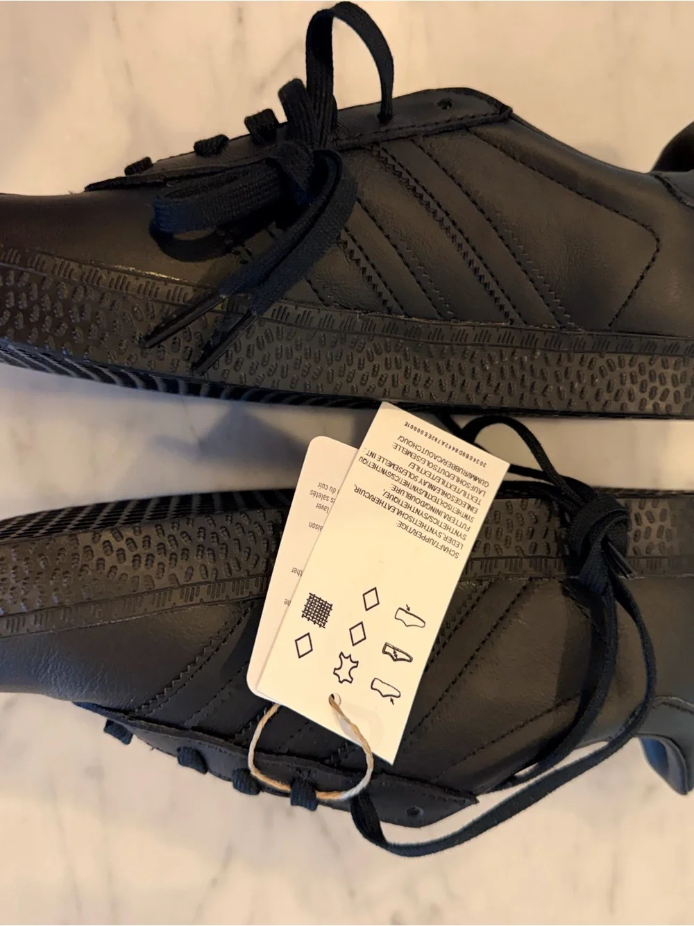 NWT adidas Kids Gazelle Sneakers in Black